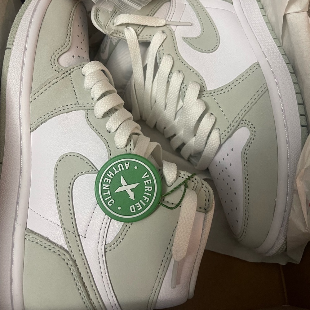 Seafoam Retro 1’s High OG